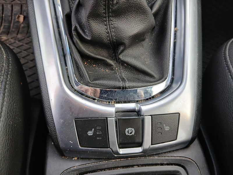 Opel Antara 2.2 CDTI, 4x4, tažné, Cosmo - fotka 20 z 27