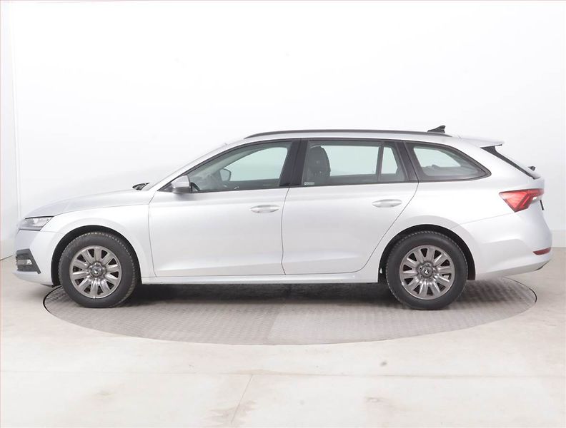 Škoda Octavia (2022) Ambition 2.0 TDI, ČR,1.maj - fotka 3 z 15