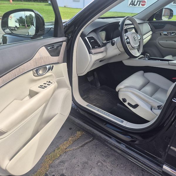 Volvo XC90 (2023) - fotka 8 z 18
