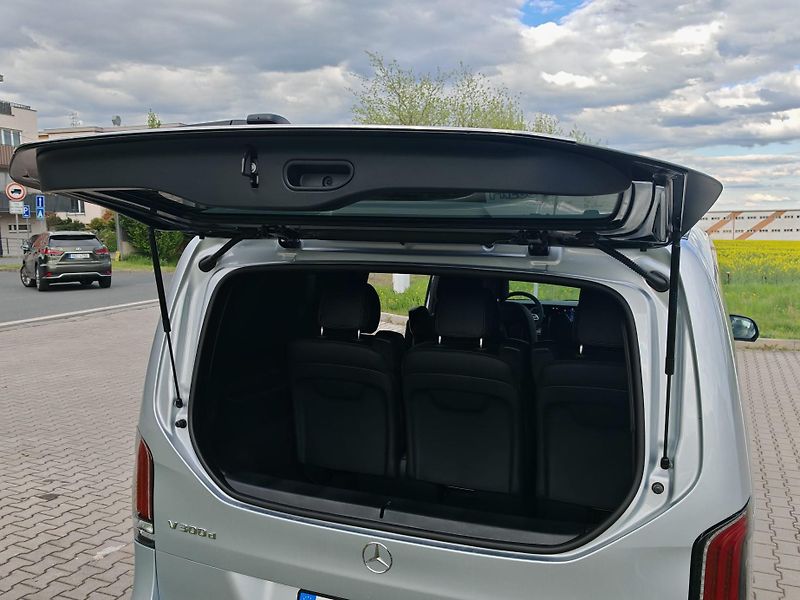 Mercedes-Benz Třídy V 300d 4M AMG L, Vzduchový pod. - fotka 16 z 42