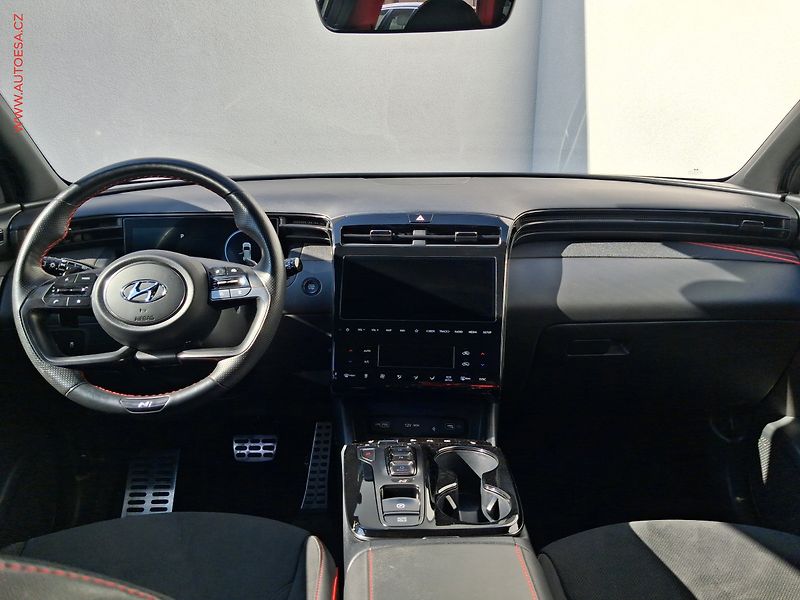Hyundai Tucson (2022) 1.6 T-GDi 4X4, 1.maj,ČR, N - fotka 8 z 17