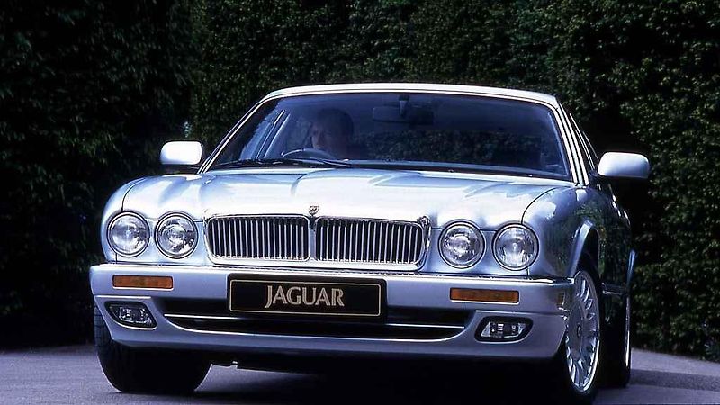 BMW 760Li.