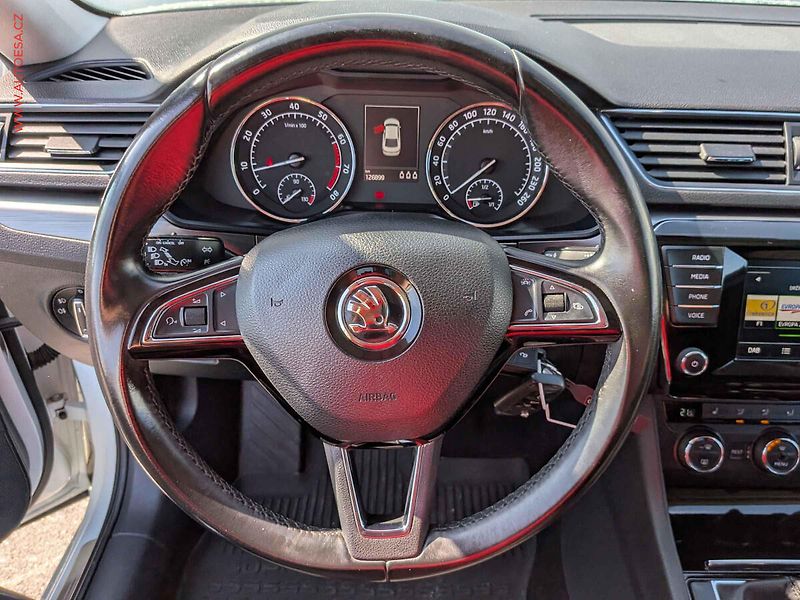 Škoda Superb (2016) 1.4TSi, Navi, bixen - fotka 15 z 16