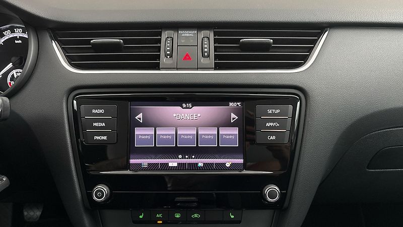 Škoda Octavia 1.6 TDI Ambition Combi - fotka 11 z 23