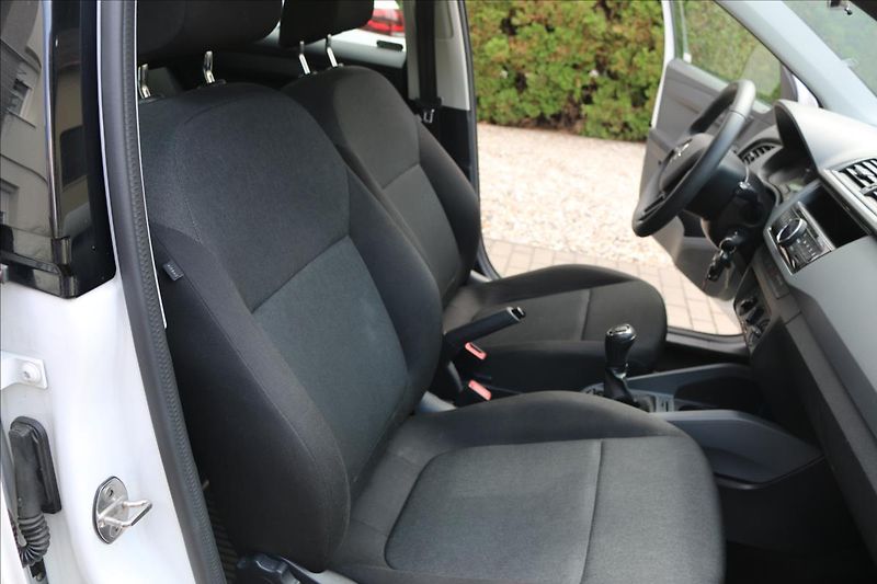 Škoda Fabia 1,0 ČR, 1. Majitel - fotka 21 z 33