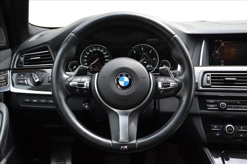 BMW Řada 5 530xd M/TOP-VÝB/DPH/CZ - fotka 17 z 40