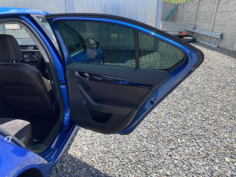 Škoda Octavia 2.0TDi L+K CZ WEBASTO 4x4 - fotka 119 z 165