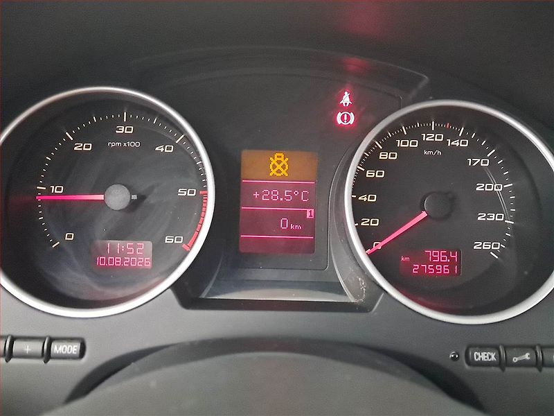 Seat Exeo (2009) 2.0 TDI, nová STK, udržované - fotka 11 z 15