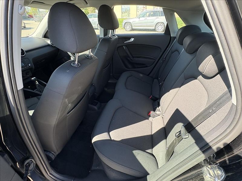 Audi A1 1,2 TFSi 63kW 5dveří,Klima,Alu - fotka 18 z 23