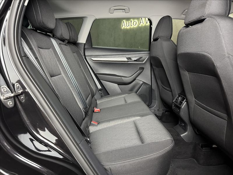 Škoda Karoq 2,0 TDi  DSG 4x4 Style Virtual - fotka 13 z 45