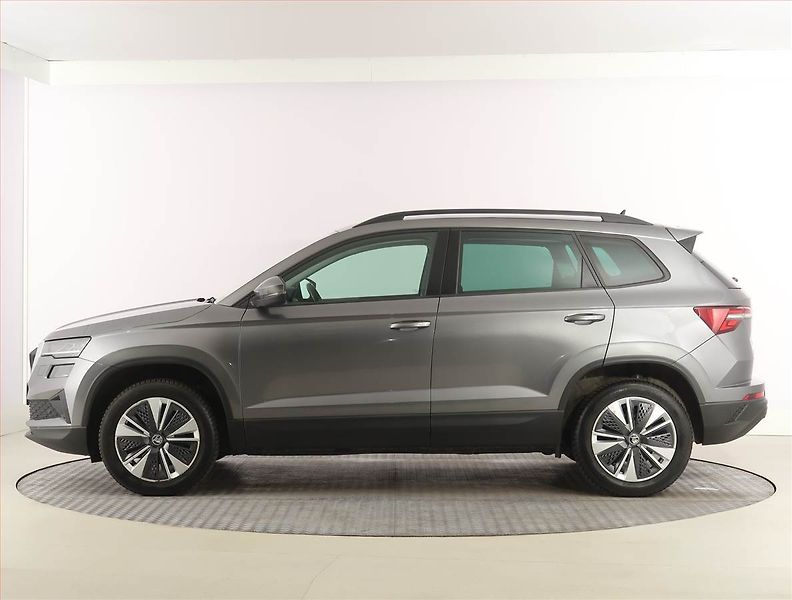 Škoda Karoq (2022) Ambition Plus 1.0 TSI - fotka 3 z 26
