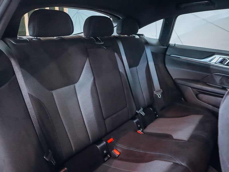 BMW Řada 4 430d xDrive Mpaket - fotka 29 z 32