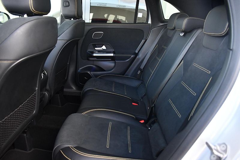 Mercedes-Benz GLA 45S AMG 4MATIC+PANO - fotka 19 z 53