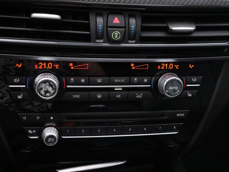 BMW X5 3.0 M50d 280kW xDrive - fotka 32 z 45