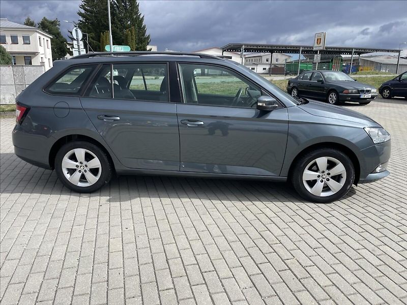 Škoda Fabia 1,0 MPi 55kw Klima Tažné Euro6 - fotka 28 z 29