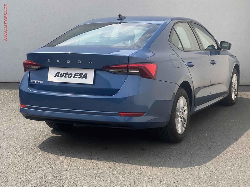Škoda Octavia (2021) 2.0 TDi, ČR, Ambition, LED - fotka 4 z 16