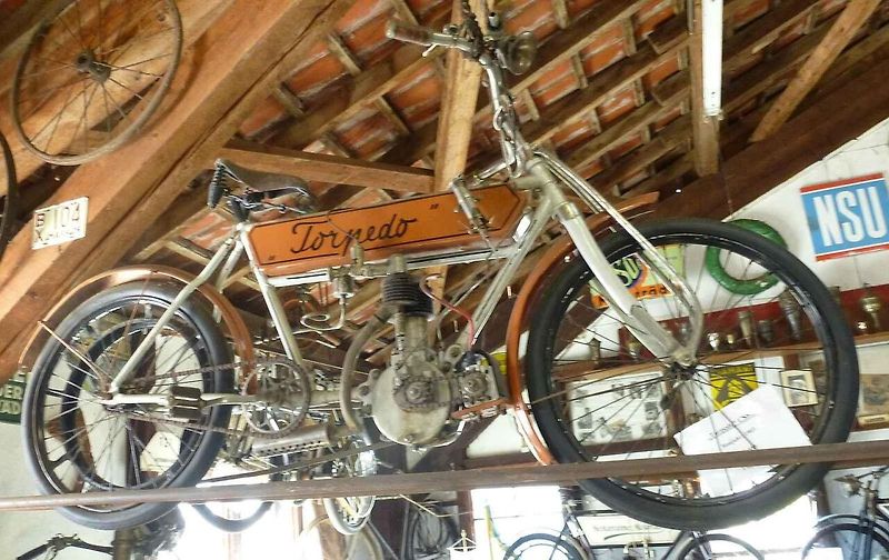Motocykl Torpedo, který v roce 1905 vyrobila továrna František Trojan & Alois Nagl v Kolíně.