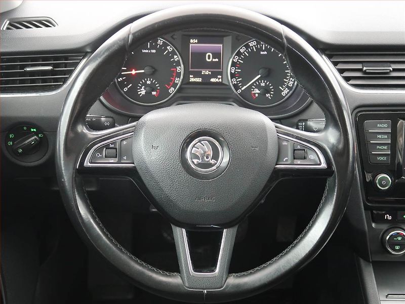 Škoda Octavia (2017) 1.6 TDI, Tempomat - fotka 19 z 19