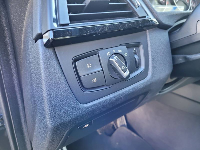 BMW Řada 3 330d GT M Paket - fotka 15 z 37