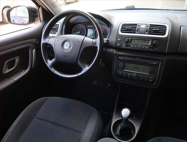 Škoda Fabia (2008) 1.4 16V, po STK, zamluveno - fotka 7 z 18