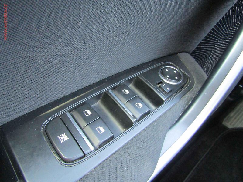 Kia Ceed (2019) 1.6 CRDi, ČR, AC, tempo - fotka 11 z 18