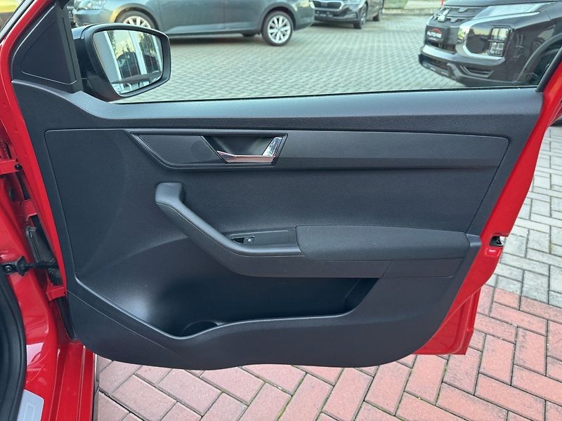 Škoda Fabia (2015) 1.2TSi Monte Carlo Panorama - fotka 19 z 49