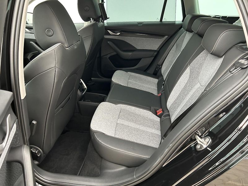 Škoda Octavia 2.0 TDI Top selection - fotka 7 z 26