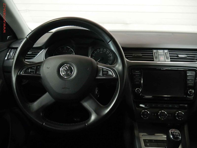 Škoda Octavia (2012) 1.4 TSI, ČR, Xenon, AC - fotka 11 z 23