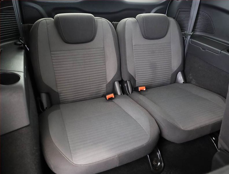 Ford Grand C-MAX (2017) 2.0 TDCi, 7 míst, Navi - fotka 18 z 20