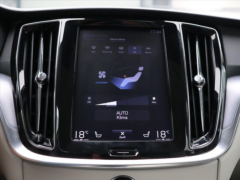Volvo V60 2,0 D3 110kW Drive-E Momentum - fotka 20 z 30