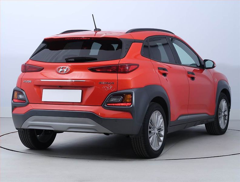 Hyundai Kona (2020) Style 1.6 T-GDI, Automat, ČR - fotka 5 z 19