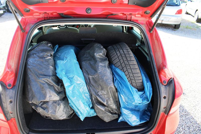 Renault Clio (2008) 1,2i KLIMA EL.OKNA TEMPOMAT - fotka 11 z 16