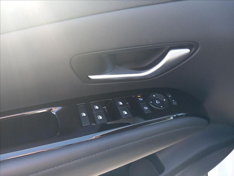 Hyundai Tucson 1,6 T-GDI MT PREMIUM - fotka 17 z 24