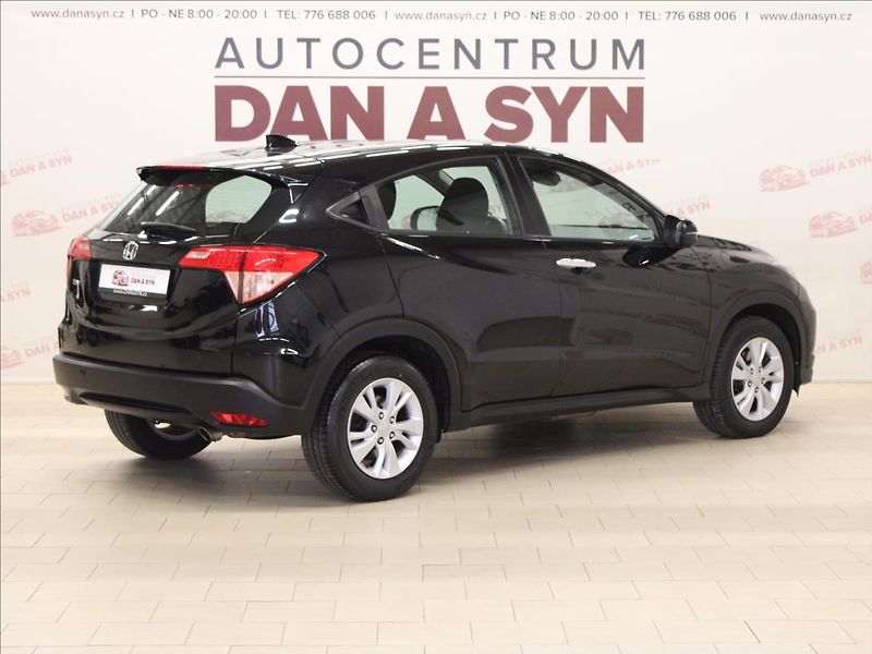 Honda HR-V 1,5 i-VTEC Elegance - fotka 4 z 32