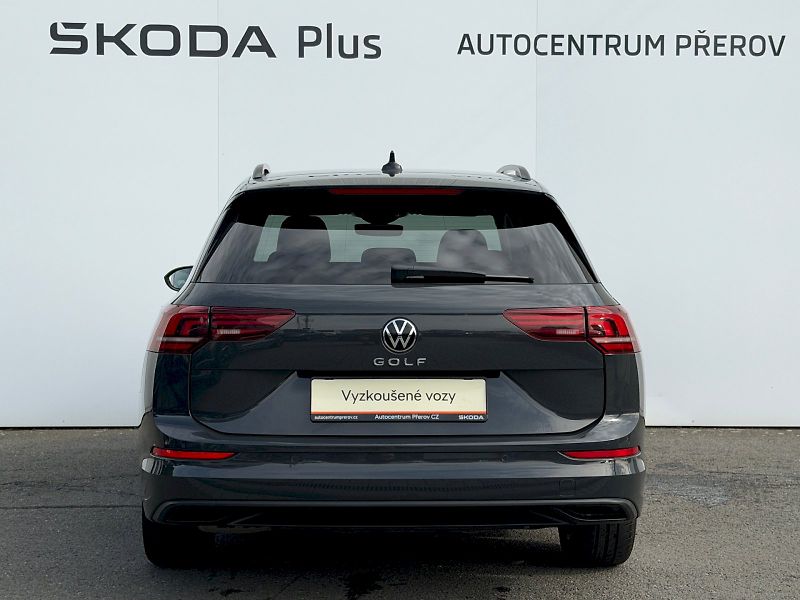 Volkswagen Golf (2024) 1.5 TSI 110kW Life - fotka 33 z 35
