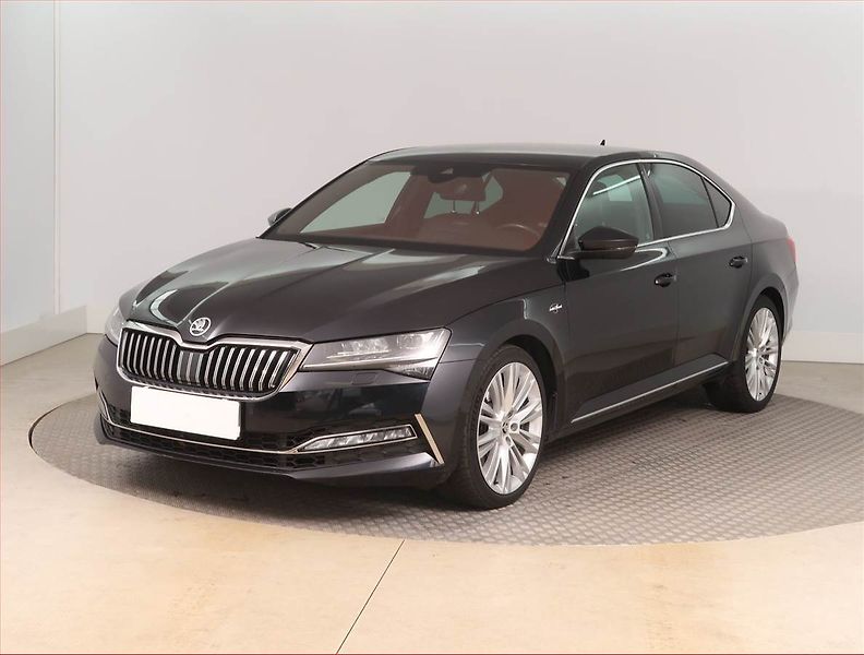 Škoda Superb (2019) Laurin&Klement 2.0 TSI - fotka 2 z 17