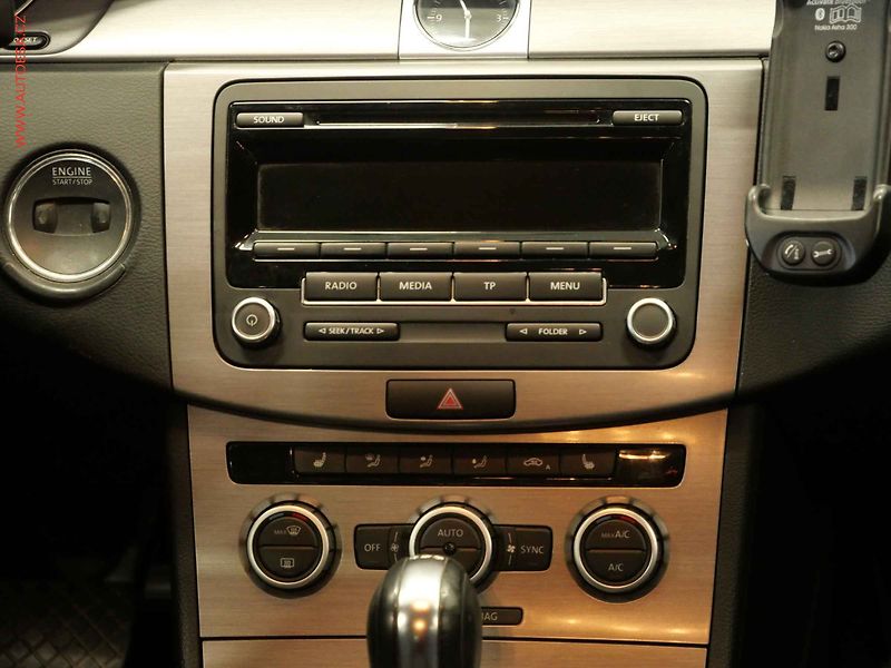 Volkswagen Passat (2013) 2.0TDi, DSG, klima - fotka 13 z 21