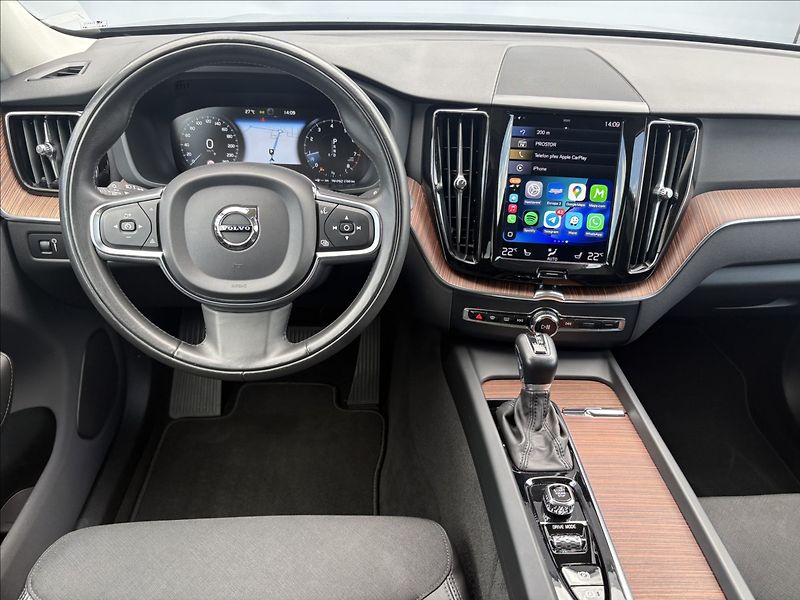 Volvo XC60 T4 155 KW POLESTAR MONENTUM - fotka 8 z 30
