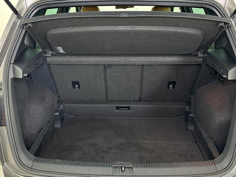 Volkswagen Golf Sportsvan Highline - fotka 10 z 28