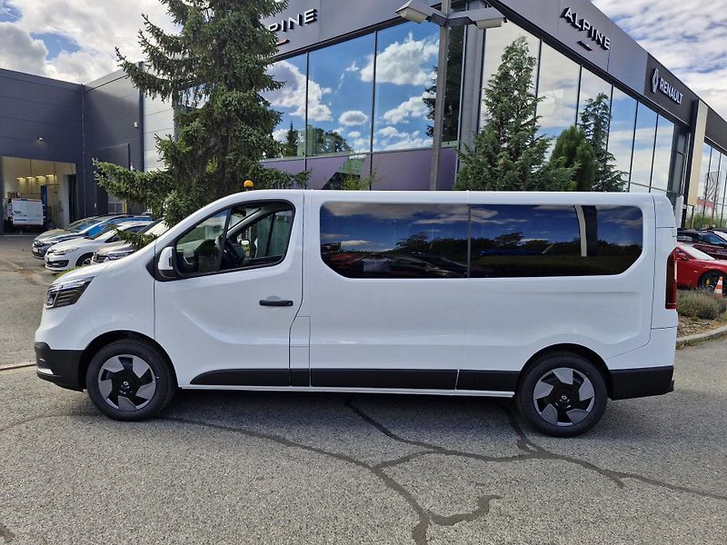 Renault Trafic (2026) L2 equilibre 9 míst  - fotka 2 z 15