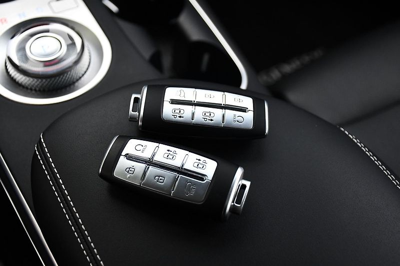 Genesis GV70 2.5T AWD AT8 LUXURY LINE - fotka 43 z 46