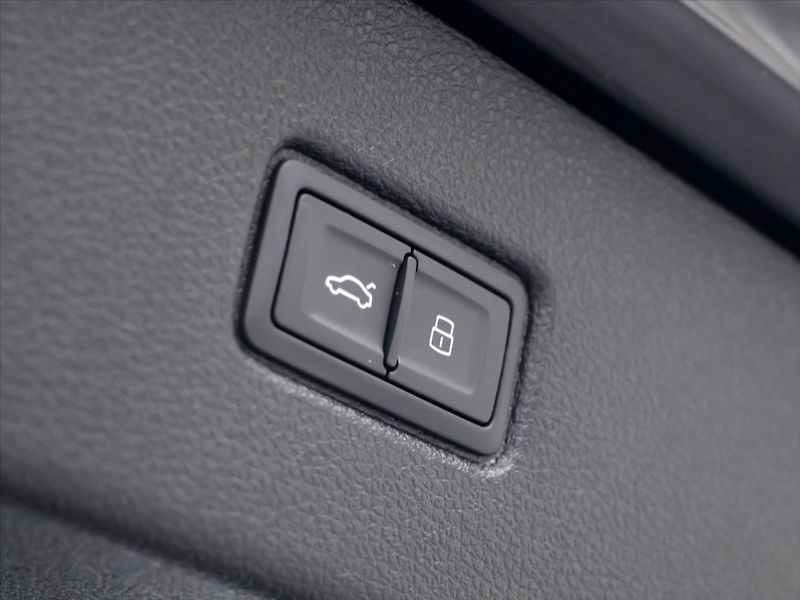 Audi Q7 3,0 50 TDI Quattro S line CZ - fotka 12 z 43