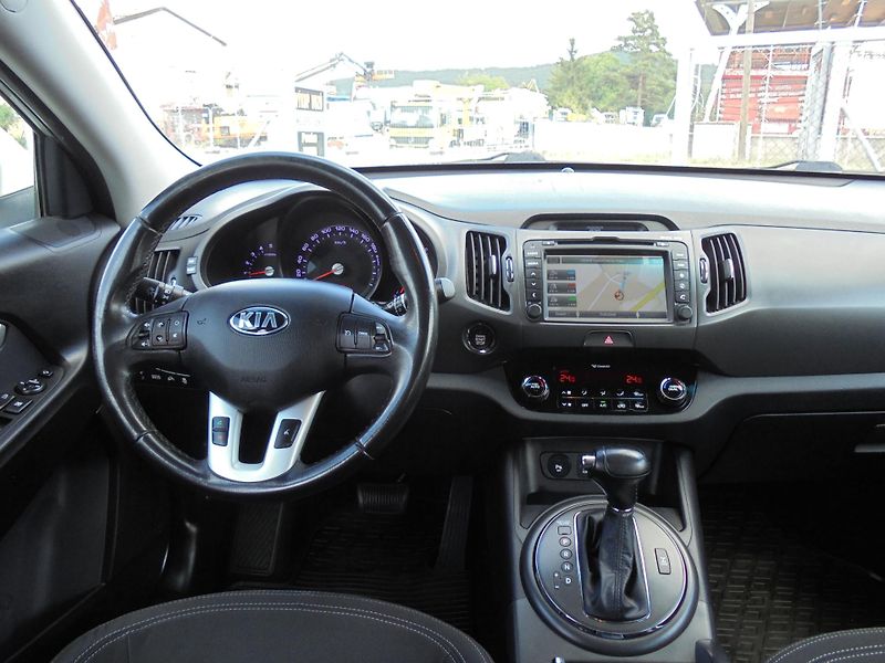 Kia Sportage (2012) 2.0 CRDi- AUTOMAT- 4x4 - fotka 10 z 12