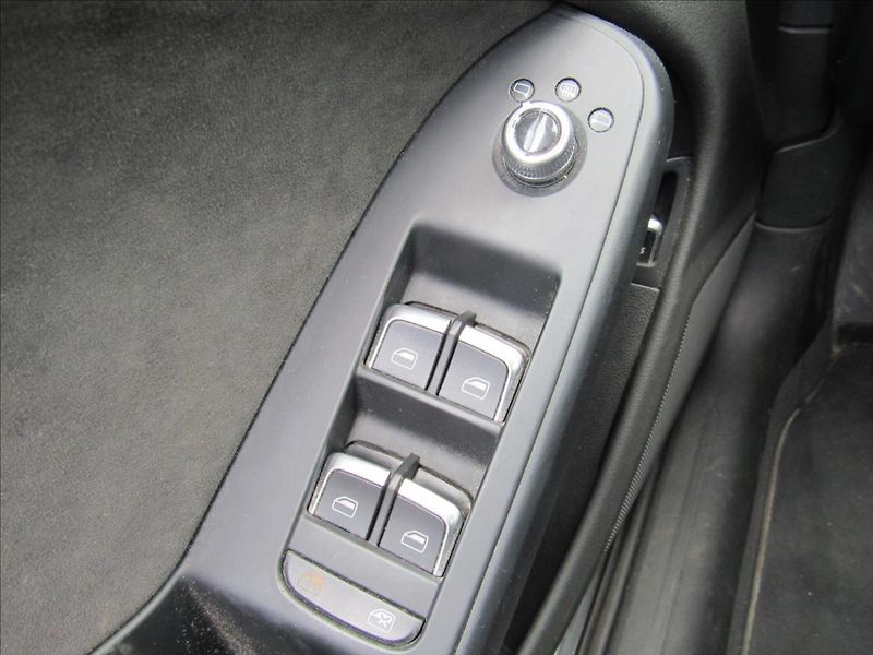 Audi A4 Avant 2,0 TDi 130KW Attraction - fotka 25 z 36