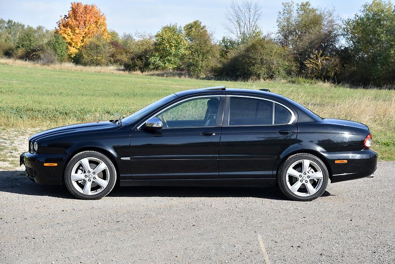 Jaguar X-Type 2.5 V6 AWD EXECUTIVE LIMITED - fotka 2 z 51
