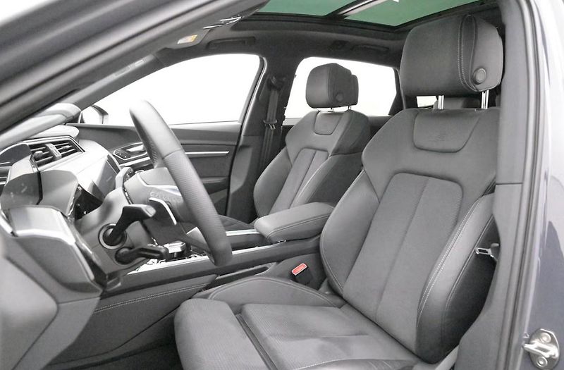 Audi Q8 e-tron 55 Q SoH 92% 360k HuD Pano. - fotka 8 z 25