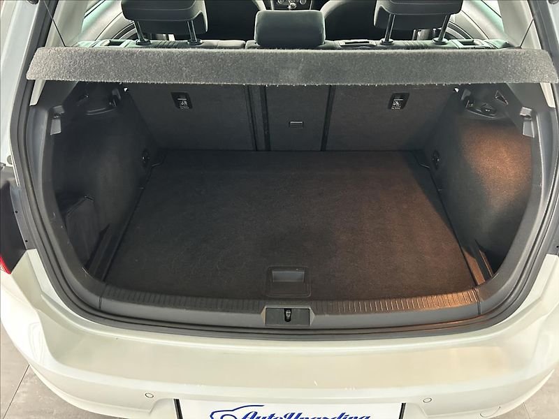 Volkswagen Golf 1,4   TSI 92kW,ALLSTAR,SERVISK - fotka 26 z 27