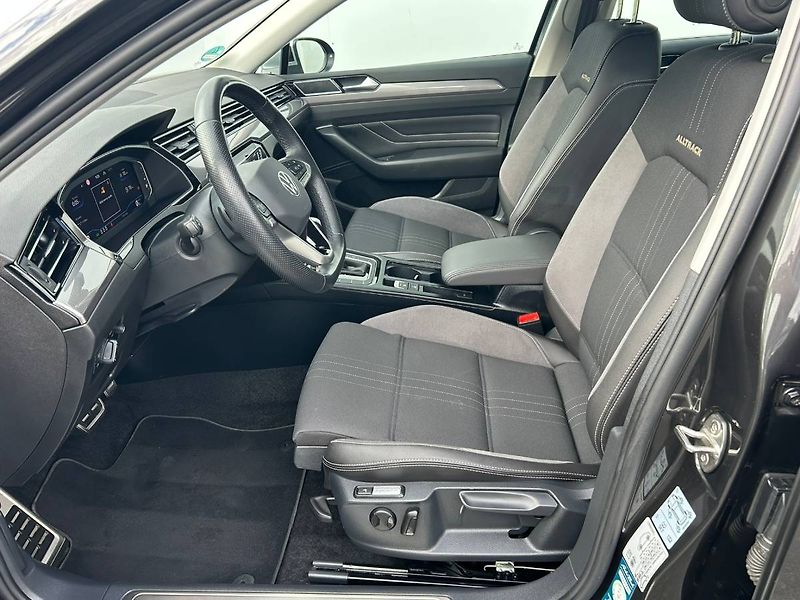 Volkswagen Passat (2022) 2.0 TDI 147kW Head Up Matrix - fotka 7 z 30
