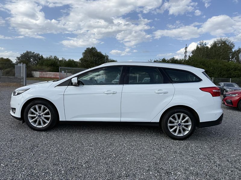 Ford Focus 1.5TDCi 88kW ČR - fotka 8 z 18