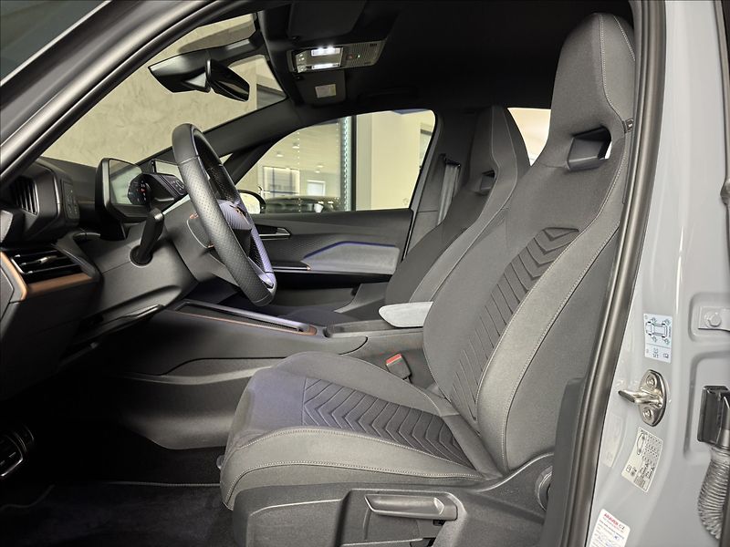 Cupra Born 150kW LED SoH 96,5% PDC - fotka 22 z 48